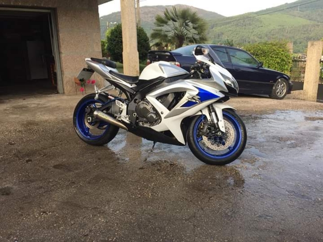 Suzuki gsxr 750 k9