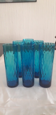 Leonardo vino blanco vidrio claro Burano azul