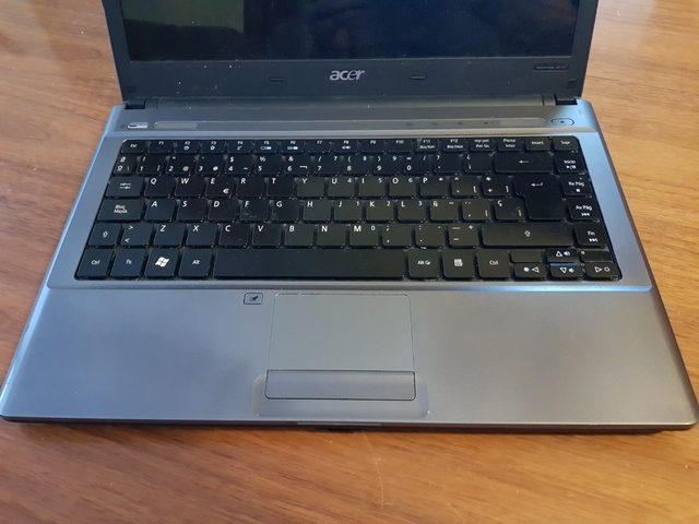 Acer 4810t не включается