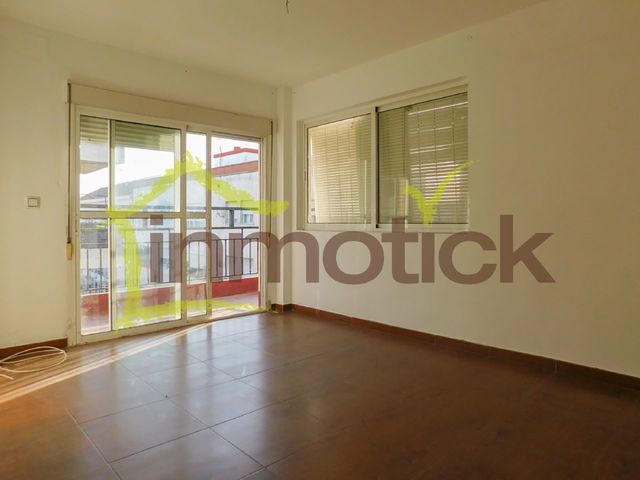 MIL ANUNCIOS.COM - Tres ventanas de banco en Huelva