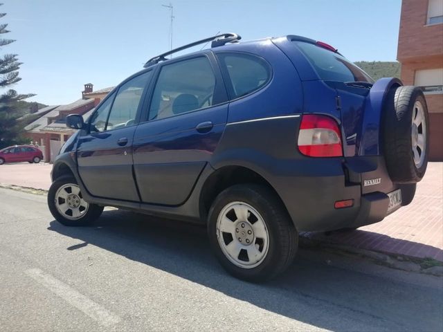 Renault megane scenic rx4