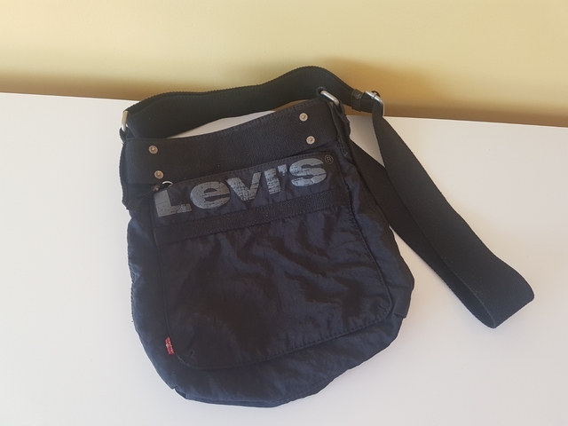Milanuncios - Bandolera Levis