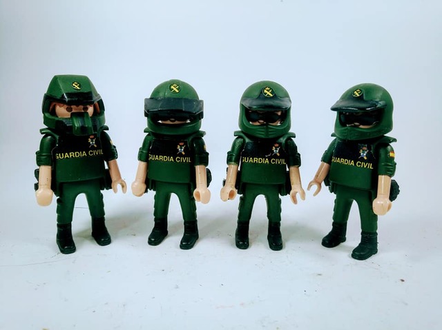 playmobil guardia civil seprona