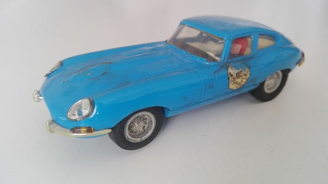 scalextric jaguar e type