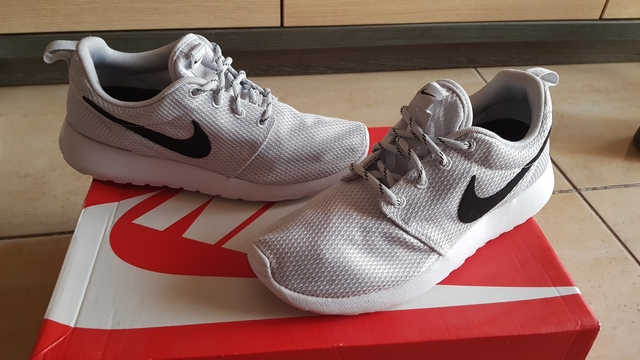 tenis nike roshe run