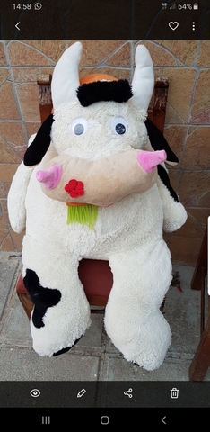 vaca gigante de peluche