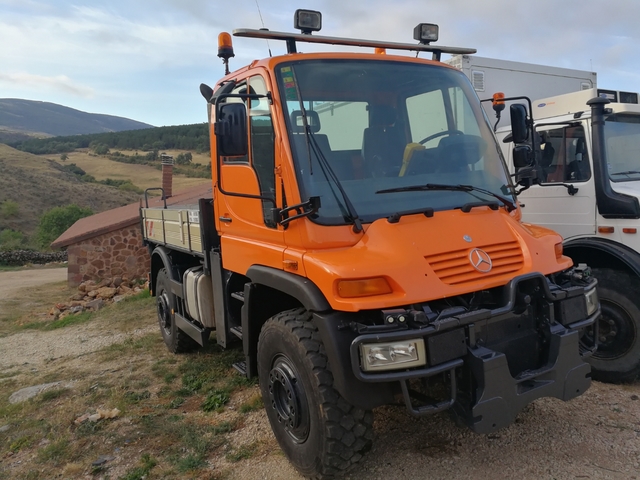 Мерседес unimog u400