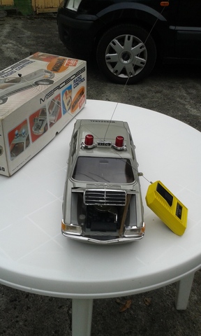 coche juguete mercedes