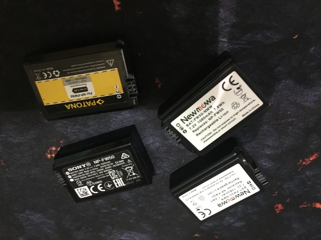 Caja de almacenamiento de la batería Newmowa 6 un Para Sony NP-FW50 F//s con seguimiento # nuevo de Japón