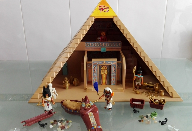 piramide playmobil antigua