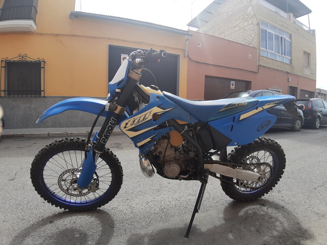 Honda 2t enduro