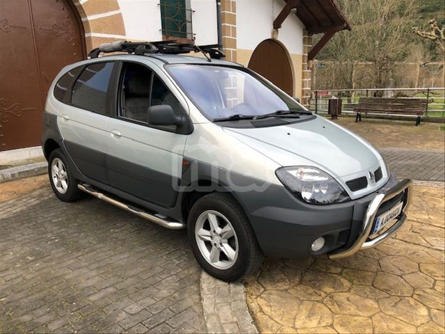 Renault megane scenic rx4