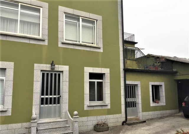 MIL ANUNCIOS.COM - Magnífica casa con terreno en Maniños Lg. Piñeiro 24
