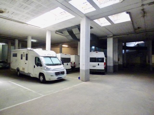 MIL ANUNCIOS.COM - Plazas para Furgonetas, camiones,... Calle Montesa