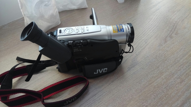 Jvc 700x digital zoom как скинуть видео на компьютер