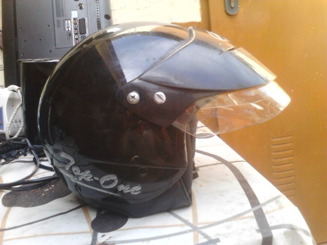 Casco de moto de campo de segunda mano por 20 € en Alhaurín Casco de moto de campo de segunda mano por 20 € en Alhaurín