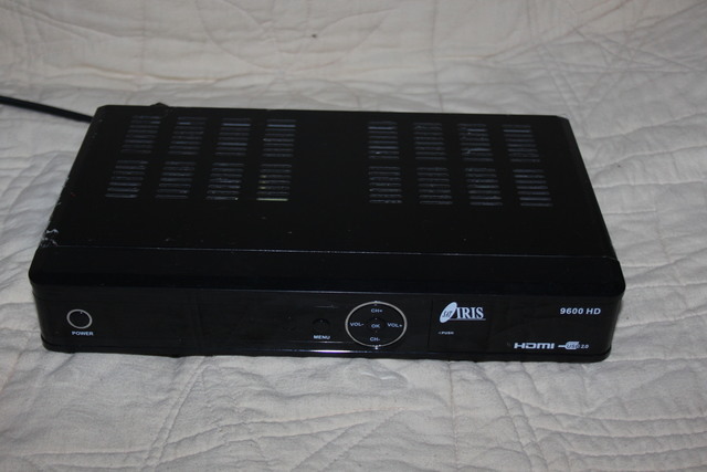 Decodificador iris 9600 hd Imagen y sonido de segunda mano barato
