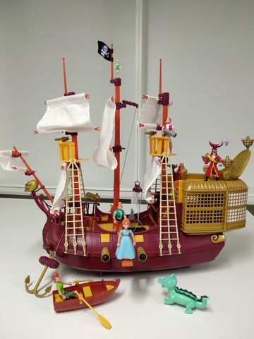 barco peter pan juguete