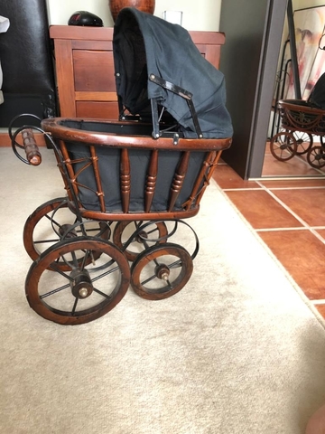 COCHECITO DE BEBE MUY ANTIGUO COCHECITO DE BEBE MUY ANTIGUO