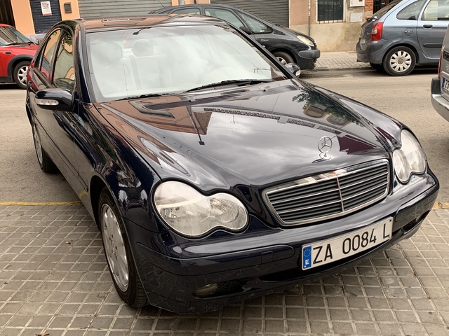 MERCEDES-BENZ - C200 K ÚNICO DUEÑO - foto 1