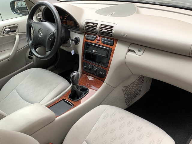 MERCEDES-BENZ - C200 K ÚNICO DUEÑO - foto 5