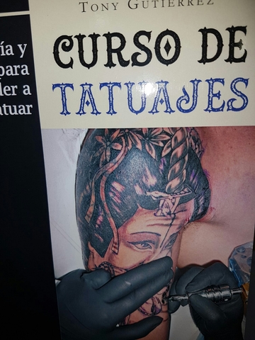dolor de ombligo en tiendas de tatuajes