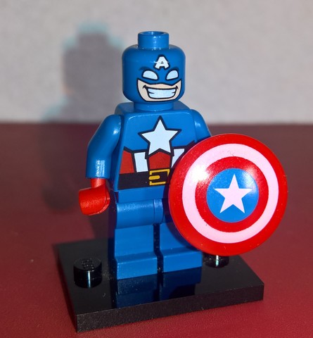 figura lego capitan america