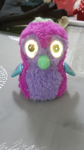 hatchimals pinguino rosa