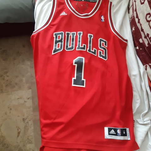 bulls rose camiseta