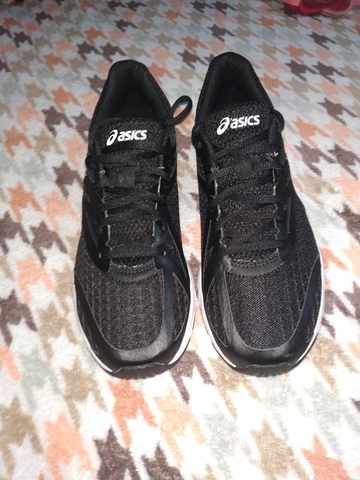 asics negras asics negras