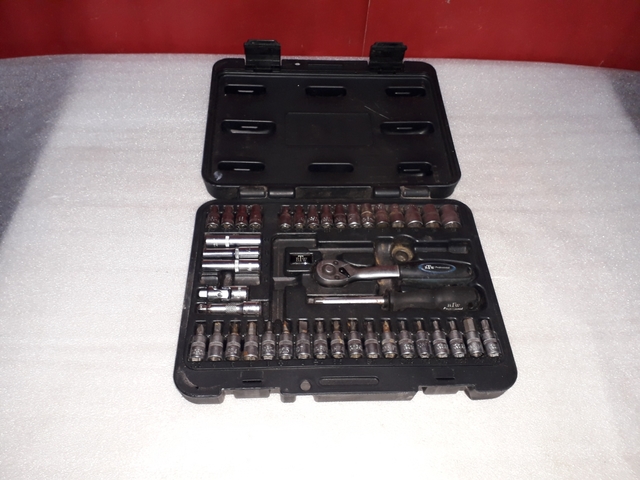 135 piezas incluye martillo llaves de carraca Karcher malet/ín de herramientas cinta m/étrica y mucho mas juego de destornilladores alicates llaves de combinadas