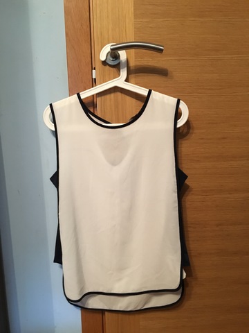 camiseta blanca sfera