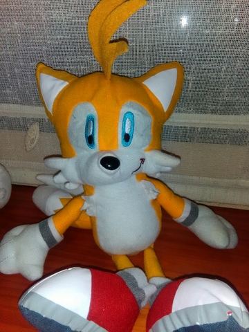 peluche de tails