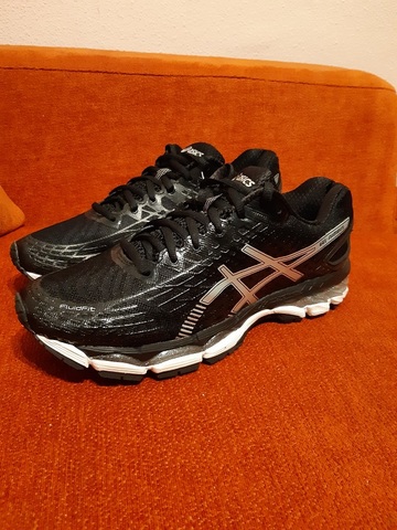 asics nimbus negras asics nimbus negras