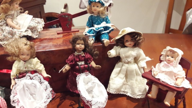 muñecas de porcelana pequeñas