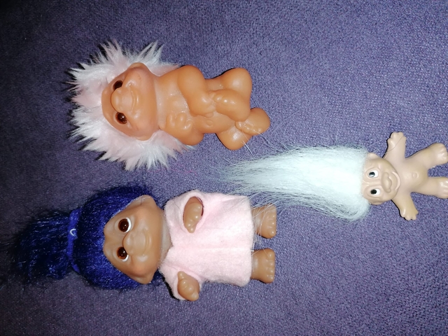 muñecos con el pelo de punta