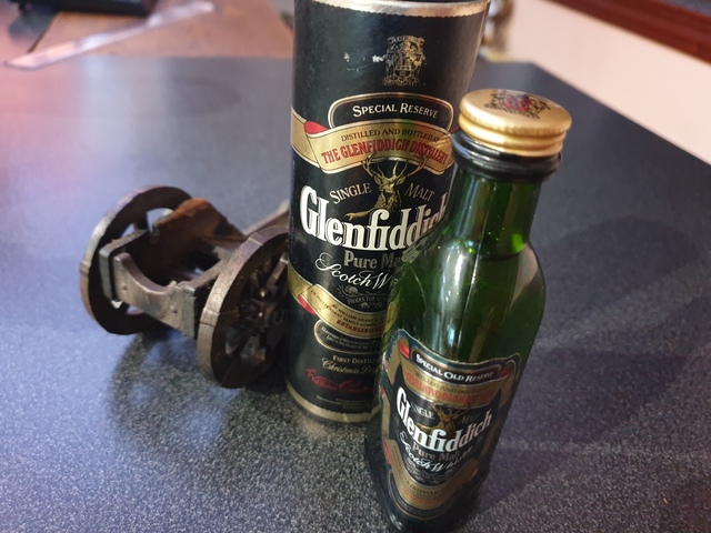 Casa De Muñecas En Miniatura Botella De Guinness