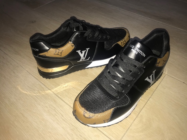 Milanuncios - zapatillas Louis Vuitton talla 40
