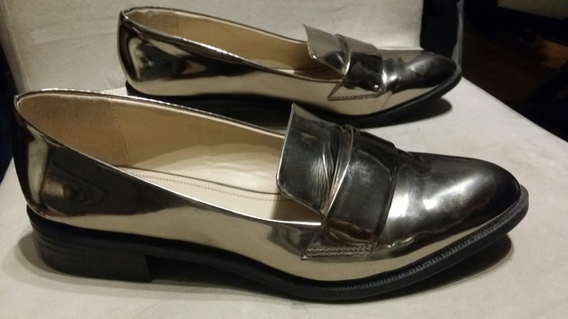 zapatos dorados zara