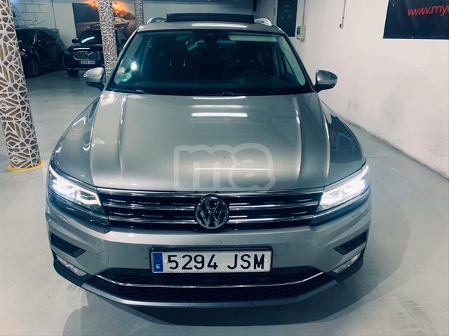 VW Tiguan R-Line 2011-2015 Eco Cuero Y Alicante Tailored Fundas frontal