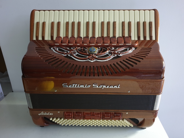 value a settimio soprani accordion
