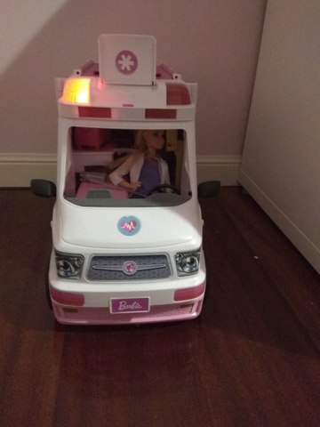 barbie ambulancia hospital 2 en 1