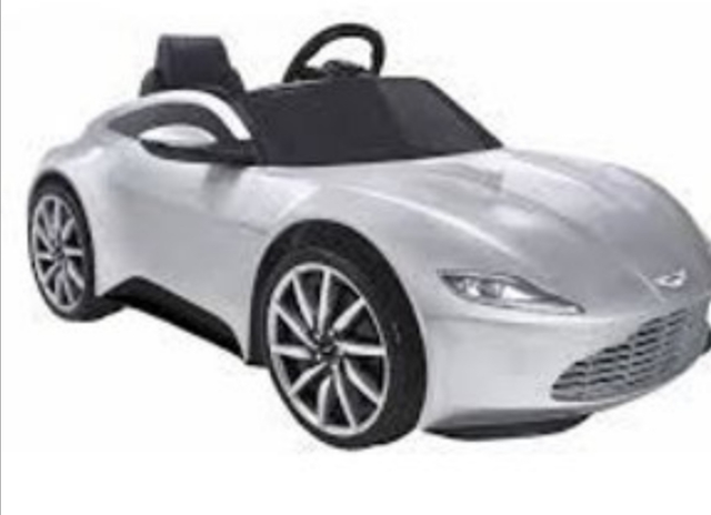 Hotwheels James Bond Casino Royale Aston Martin DBS Real Rider Neumáticos De Goma