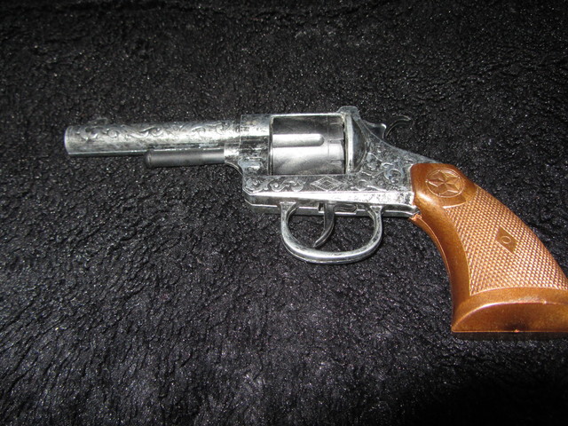 revolver juguete