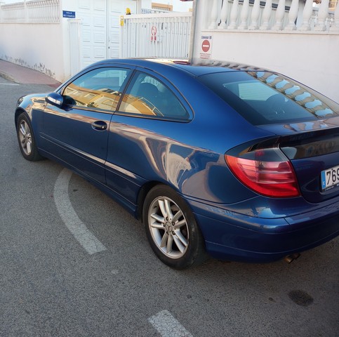 Mercedes C 180 C200 C220 C270 C250 Kompressor Superior Delantera De Pista Control Brazo Izquierdo