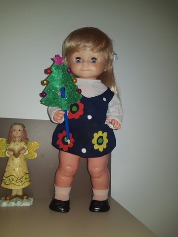 muñeca graciosa de famosa