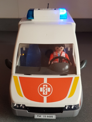 ambulancia playmobil 6685