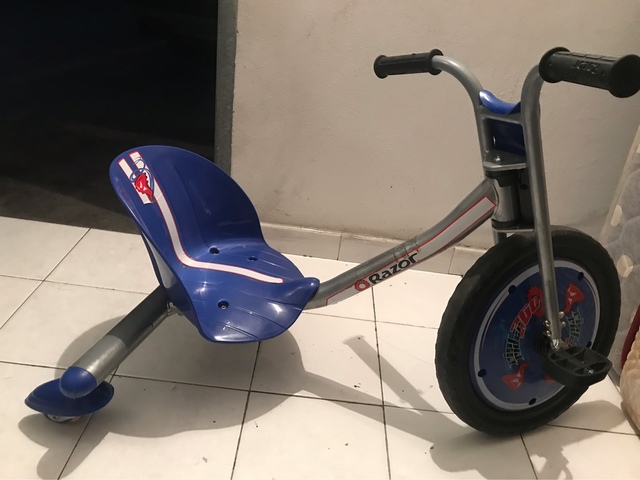 razor triciclo