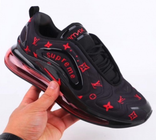 botas de futbol supreme