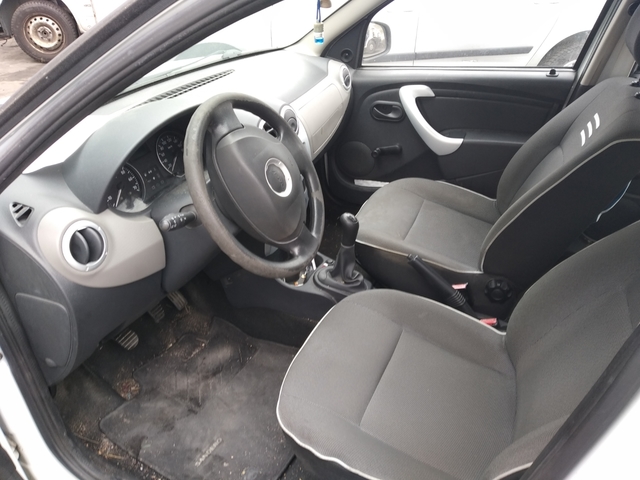 DESPIECE DACIA SANDERO 1. 2 16V 75CV - foto 7